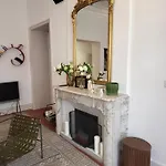 Le Palais 10, Superbe D'exception Authentique Centre Historique Apartment *